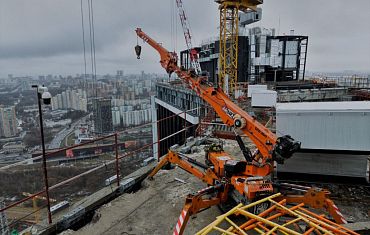 Работа мини-крана Арлифт на высоте